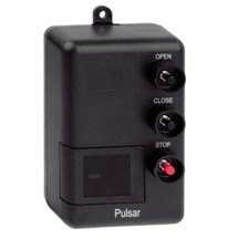 Pulsar 831T 831 Trasmettitore Tre Pulsanti Montaggio a Parete Apri/Chiudi/Stop 1 Porta