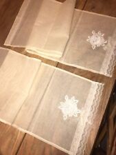 Coppia Di Tendine Elaborate A Nuovo Con Tessuti E Pizzo Vintage Nuovo 