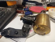 dinamo RADIUS  B 6v 035 A usata funzionante completa di supporto