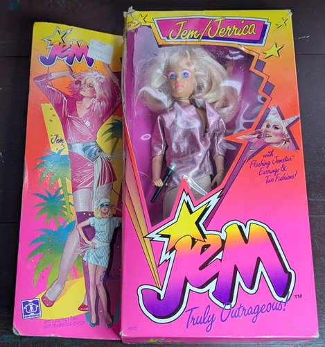 Hasbro jem gli - e,