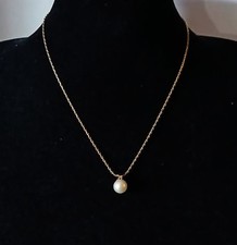 Chaine avec perle vintage