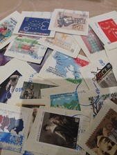 Lotto  Af23 di 77 framcobolli differenti usati su frammento anno 2023