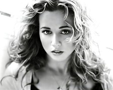 Linda Cardellini 8 x 10