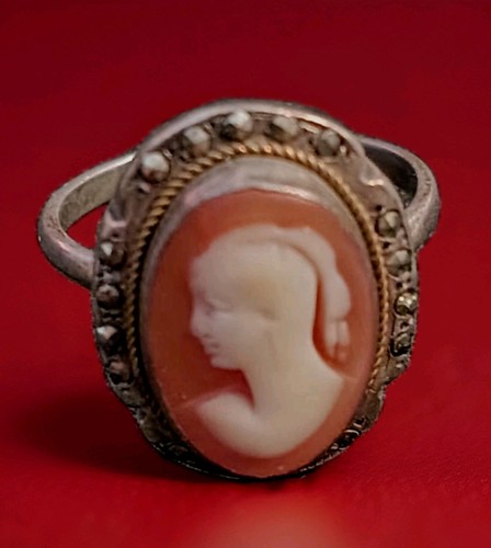 Antico anello donna cammeo