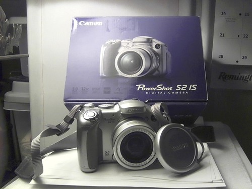 Canon powershot is - canon,