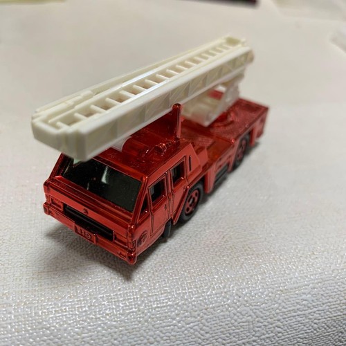 Camion scala glitter tomica - camion,