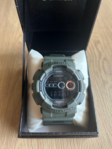 Orologio digitale verde
