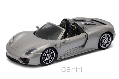 Porsche 918 cabriolet argenté