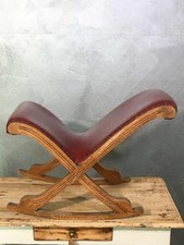 Poggia piedi a dondolo in legno e simil pelle XX secolo