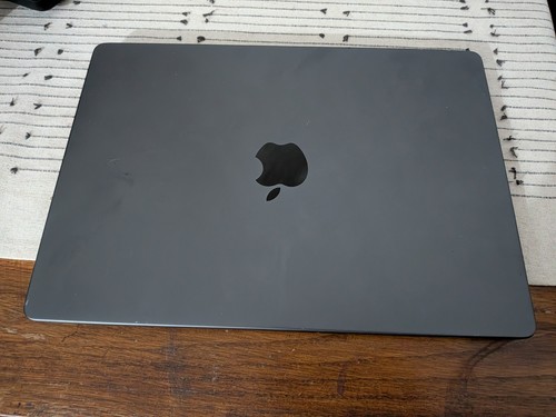 Macbook pro 16gb - pro, 14"