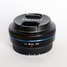 Samsung NX 30 mm f/2.0