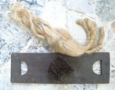 ANTICO STRUMENTO CONTADINO ARREDO AGRUTURISMO BAITA CARDATORE CANAPA LAVORI 