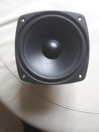 Woofer boston lynnfield - boston, vr
