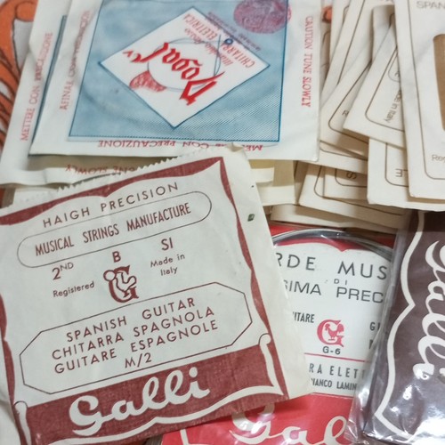 Lotto 100 corde chitarra - 100,