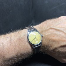 Reloj Británico Accurist 32mm