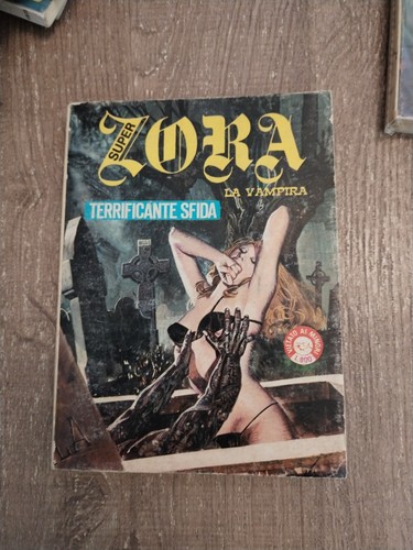 Fumetto super zora vampira - la,