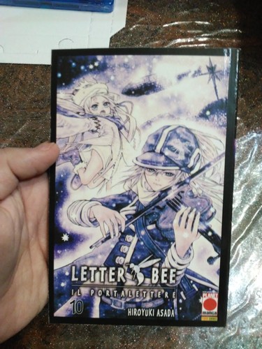 Letter bee planet manga - bee,