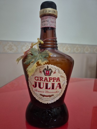 Bottiglia vintage grappa julia - bottiglia,