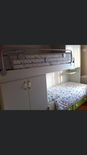 Cameretta con letto - , a