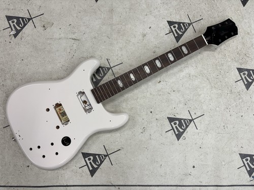Epiphone crestwood guitar - epiphone,