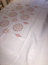 Tovaglia ricamata tutta a mano