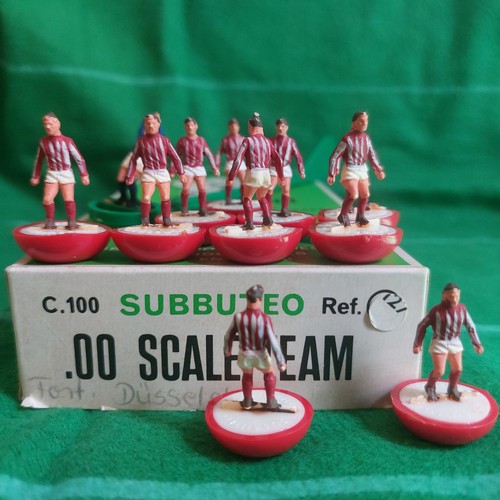 Mint subbuteo team - team, ref