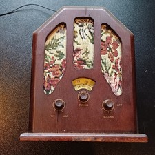 Vecchia radio non funzionante - radio,