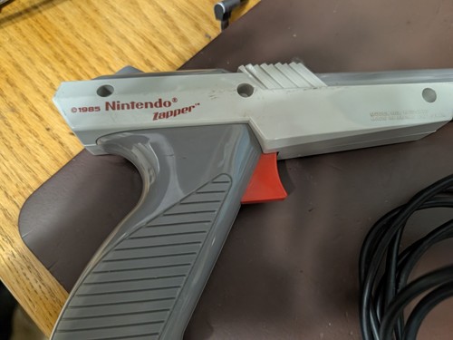 Nintendo nes zapper - nintendo, hunt