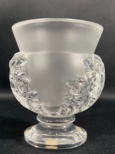 Vase sur piedouche décor - piedouche, à