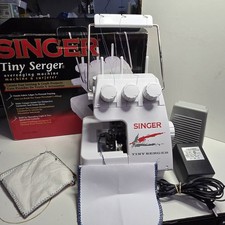 Macchina overlocking SINGER