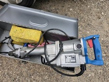 Milwaukee Kango 900