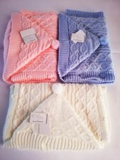 Baby sacco per neonati in lana con pon-pon e cappuccio Nazareno Gabrielli. D06