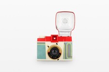 LOMOGRAPHY Diana F+ e Flash 10
