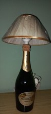 lampada da tavolo fatta con bottiglia di Vino Champagne Perrier Jouet G. Brut