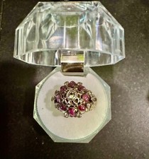 Anello a cupola 14 carati principessa harem siamese (thailandese) rubino e cristalli trasparenti, diamanti?