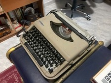 macchina da scrivere portatile antica anni 50
