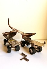 Pattini a rotelle usati vintage anni '60 regolabili con la sua chiave