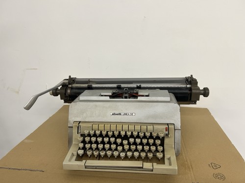 Macchina scrivere olivetti - da,