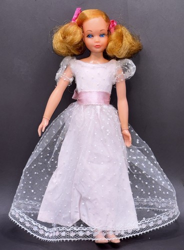 Vintage barbie doll skipper - barbie,