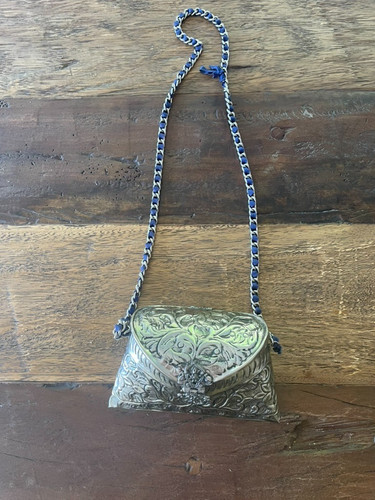 Pochette metallo fatta a - metallo,