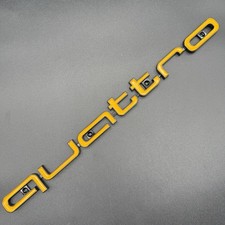 Distintivo quattro giallo e