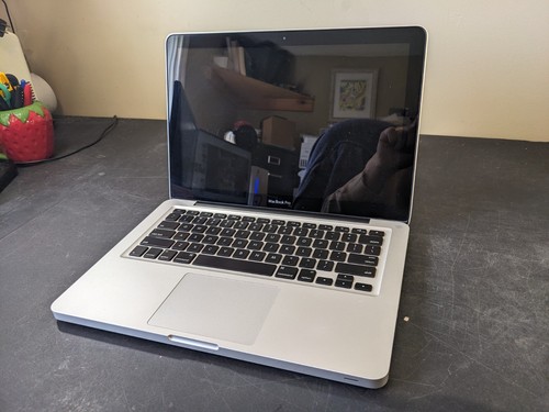 2008 apple macbook a1278 - 2008,