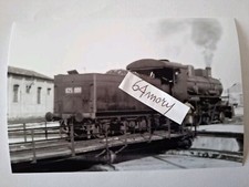 Fotografia Locomotiva a vapore FS Gr 625.008 sulla piattaforma girevole 