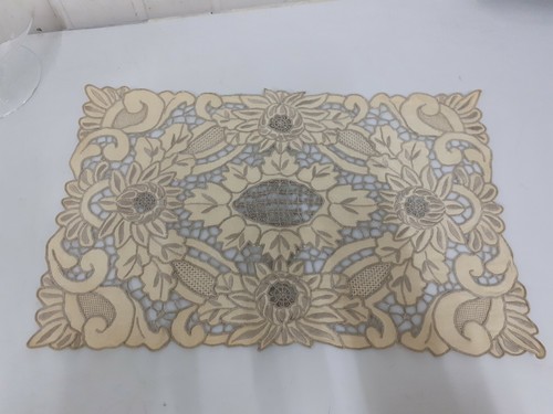 Antico centrino ricamato con - antico,