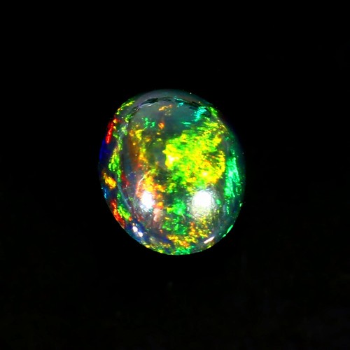 Pietra preziosa cabochon opale