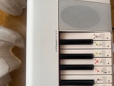 YAMAHA NP32 TASTIERA PIANOFORTE 76 TASTI DINAMICI + ALIMENTATORE-SUPPORTO-PEDALE