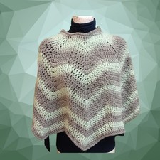 PONCHO DONNA IN LANA LAVORATO ALL'UNCINETTO HANDMADE IDEA REGALO ARTIGIANALE