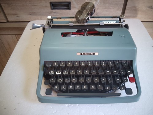Macchina scrivere olivetti - da,