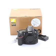 Nikon D800 + 25 Tsd. Scatti +