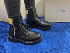 Anfibio donna alviero martini